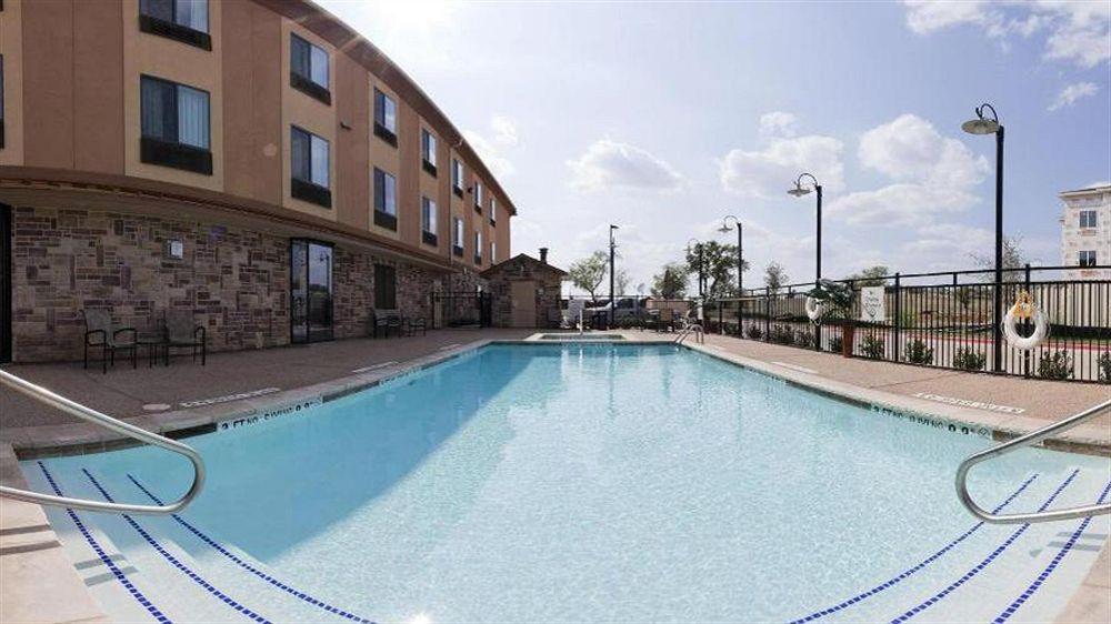 Red Lion Inn & Suites Mineral Wells Экстерьер фото