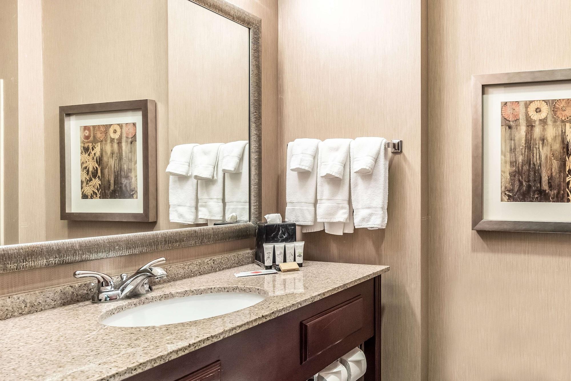 Red Lion Inn & Suites Mineral Wells Экстерьер фото