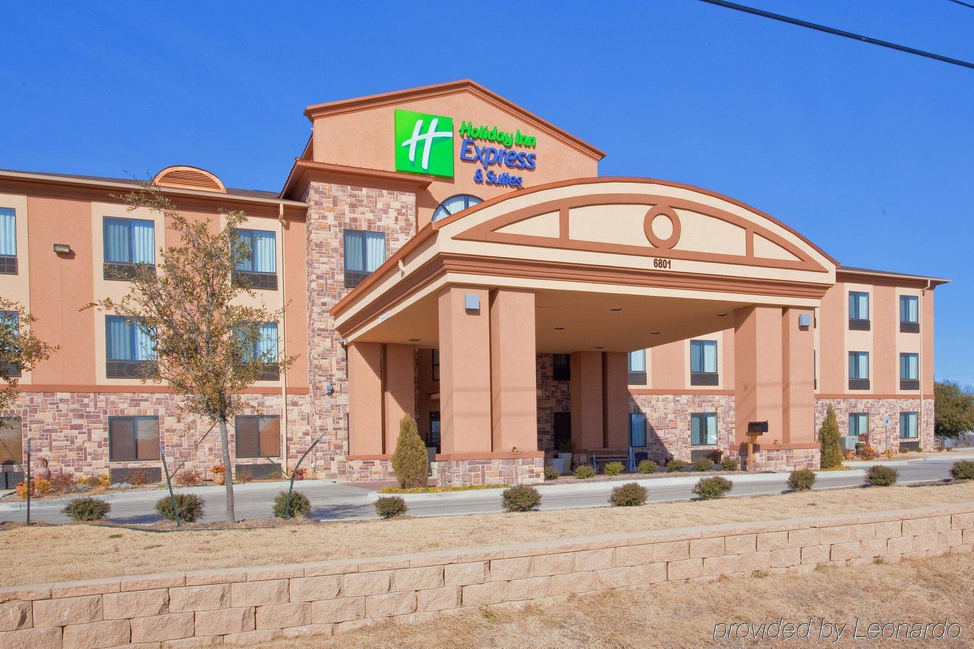 Red Lion Inn & Suites Mineral Wells Экстерьер фото