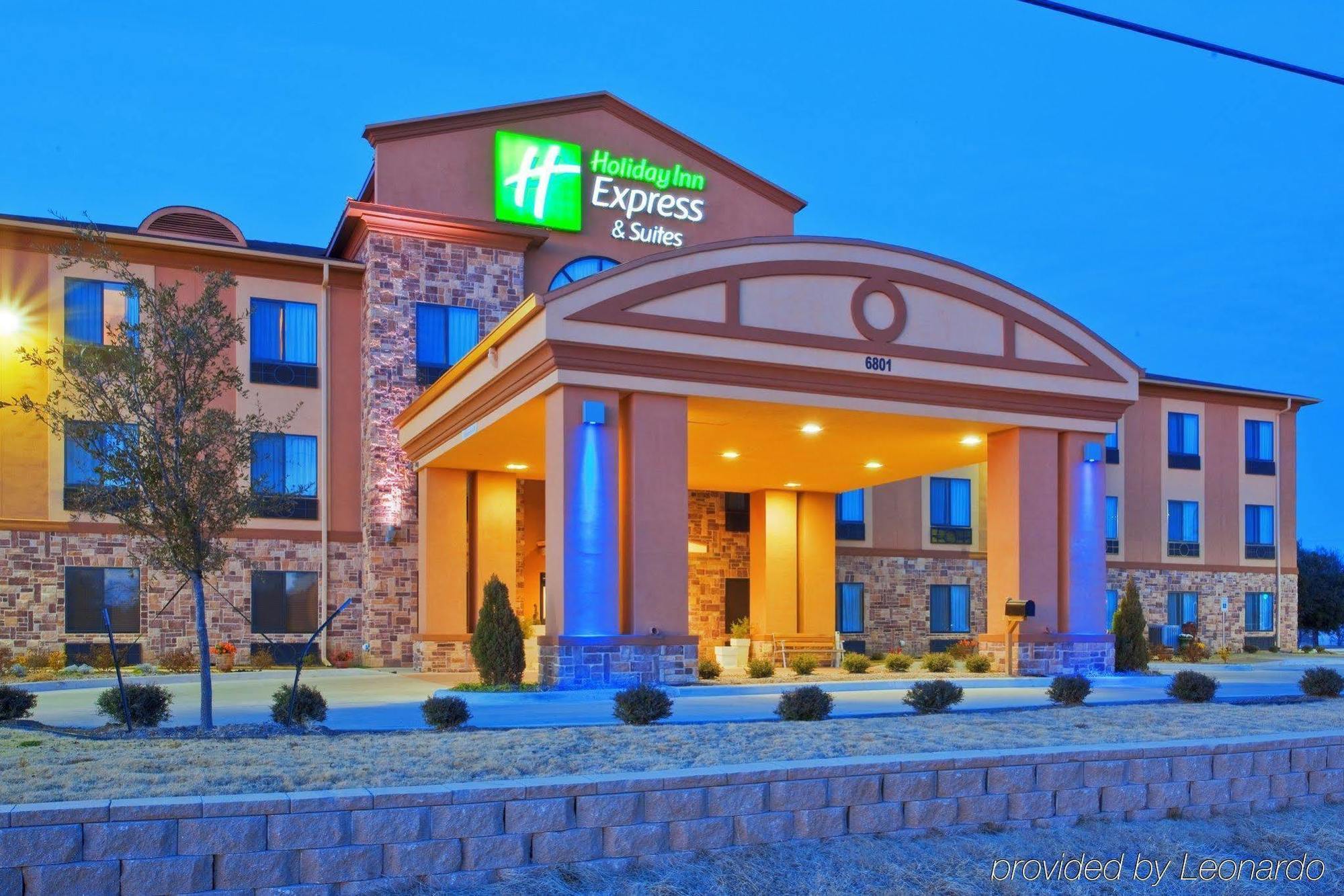 Red Lion Inn & Suites Mineral Wells Экстерьер фото