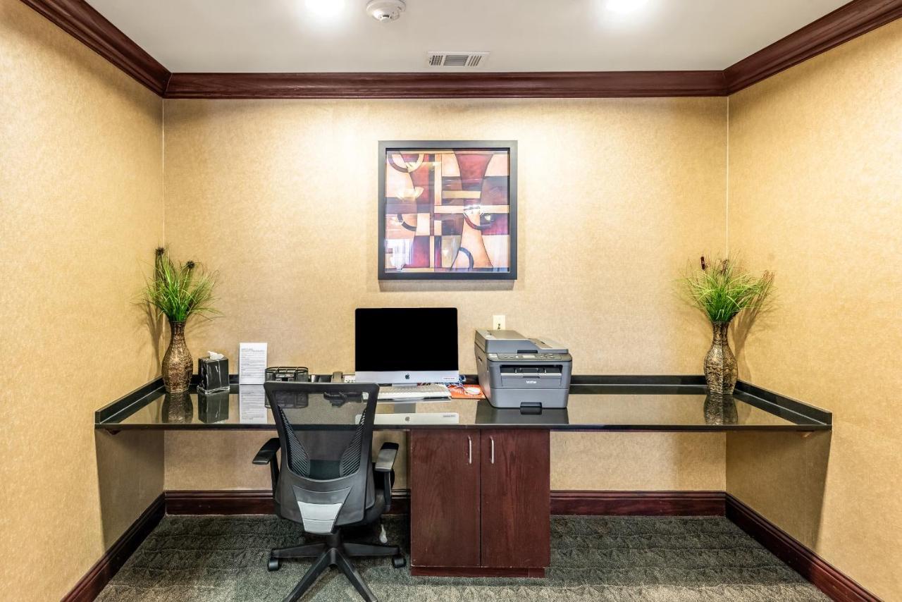 Red Lion Inn & Suites Mineral Wells Экстерьер фото