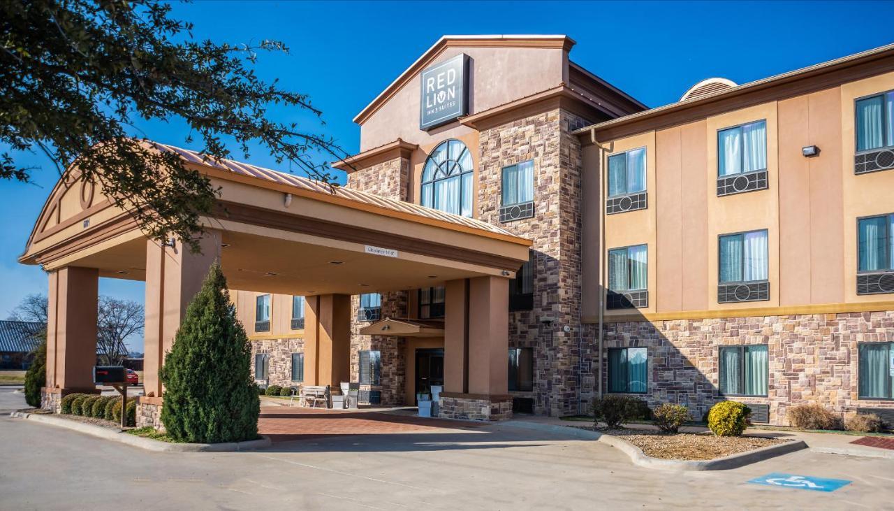 Red Lion Inn & Suites Mineral Wells Экстерьер фото