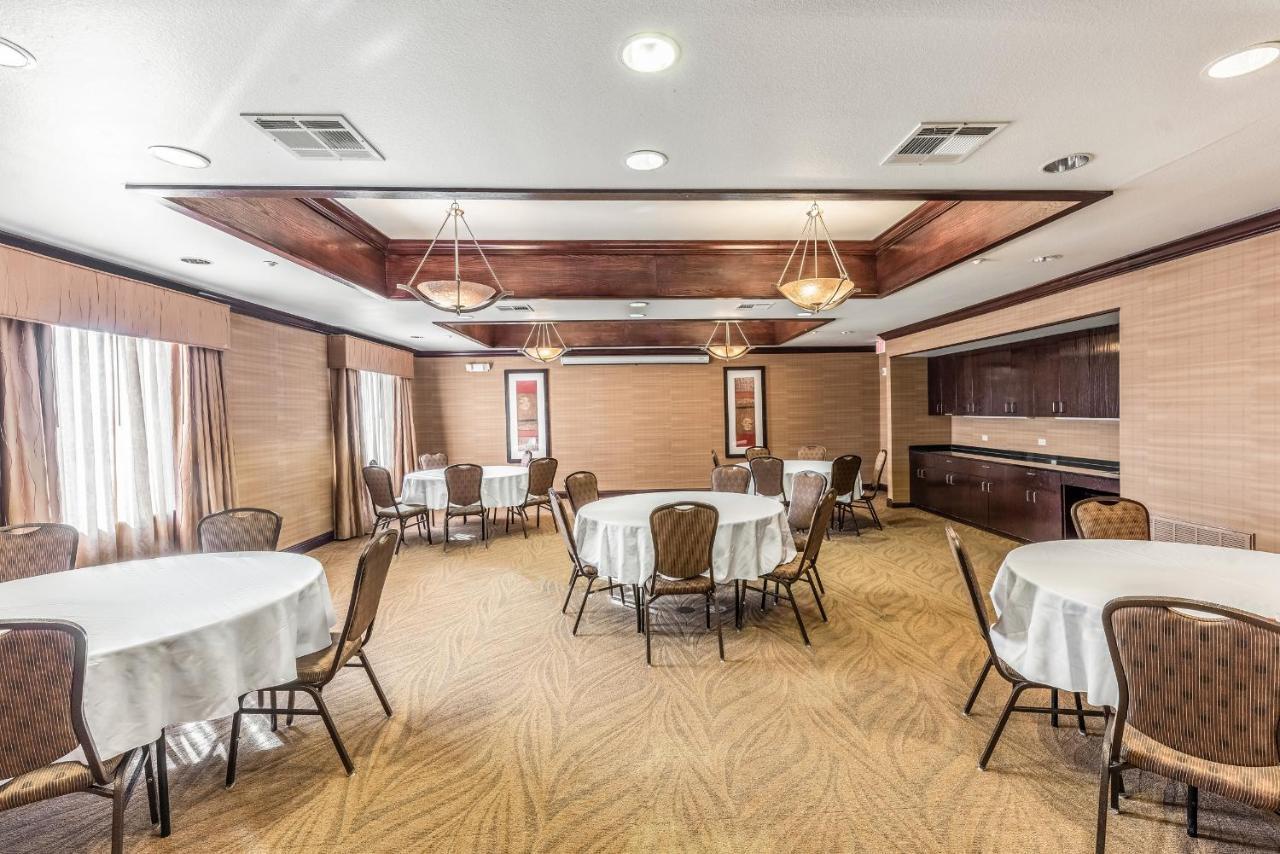 Red Lion Inn & Suites Mineral Wells Экстерьер фото
