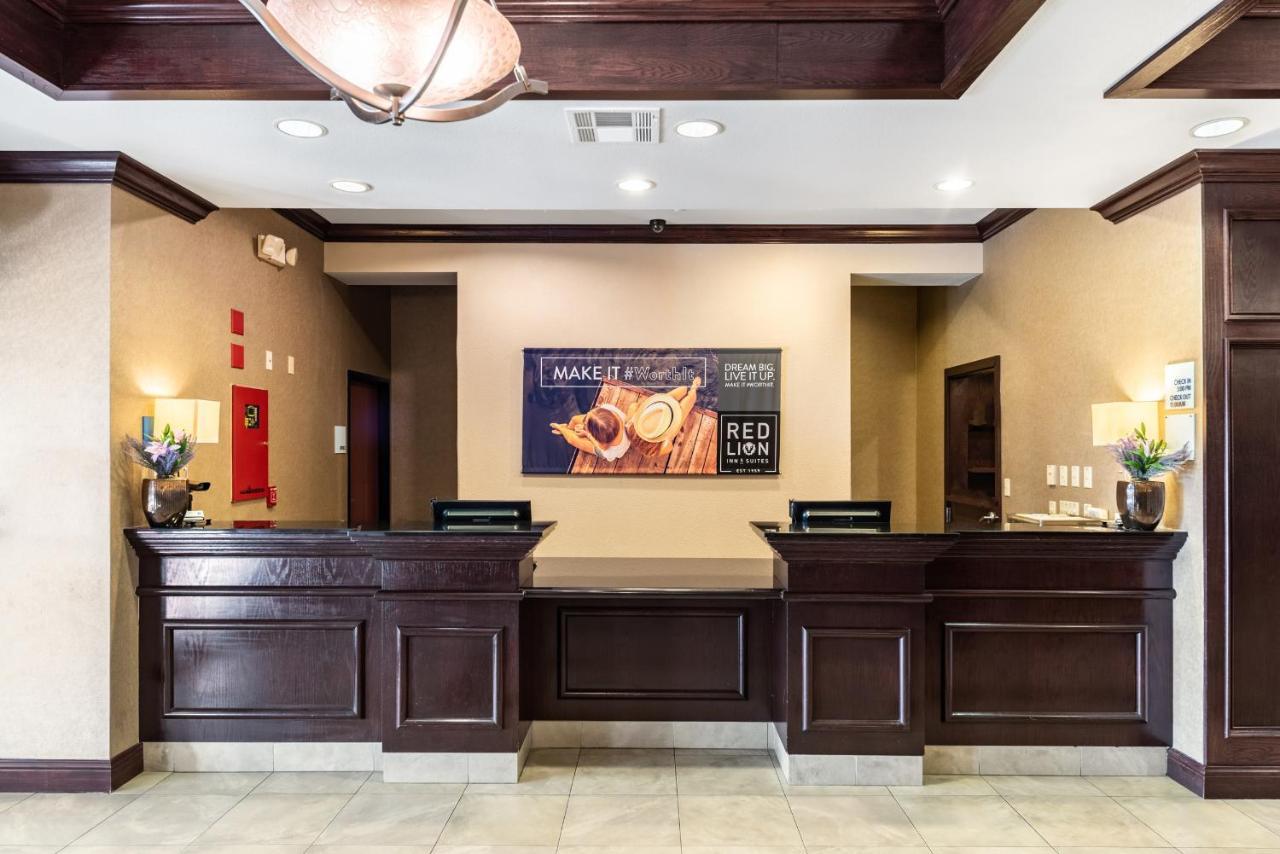 Red Lion Inn & Suites Mineral Wells Экстерьер фото