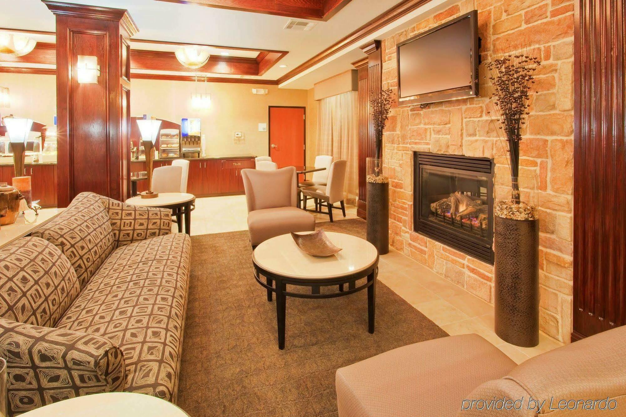 Red Lion Inn & Suites Mineral Wells Экстерьер фото