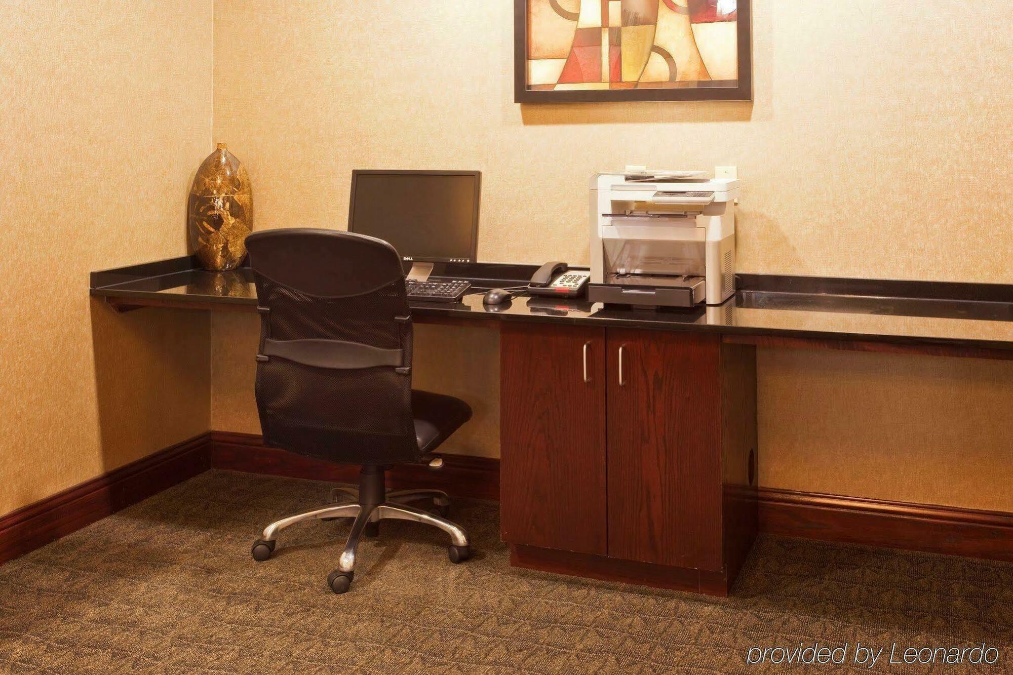 Red Lion Inn & Suites Mineral Wells Экстерьер фото